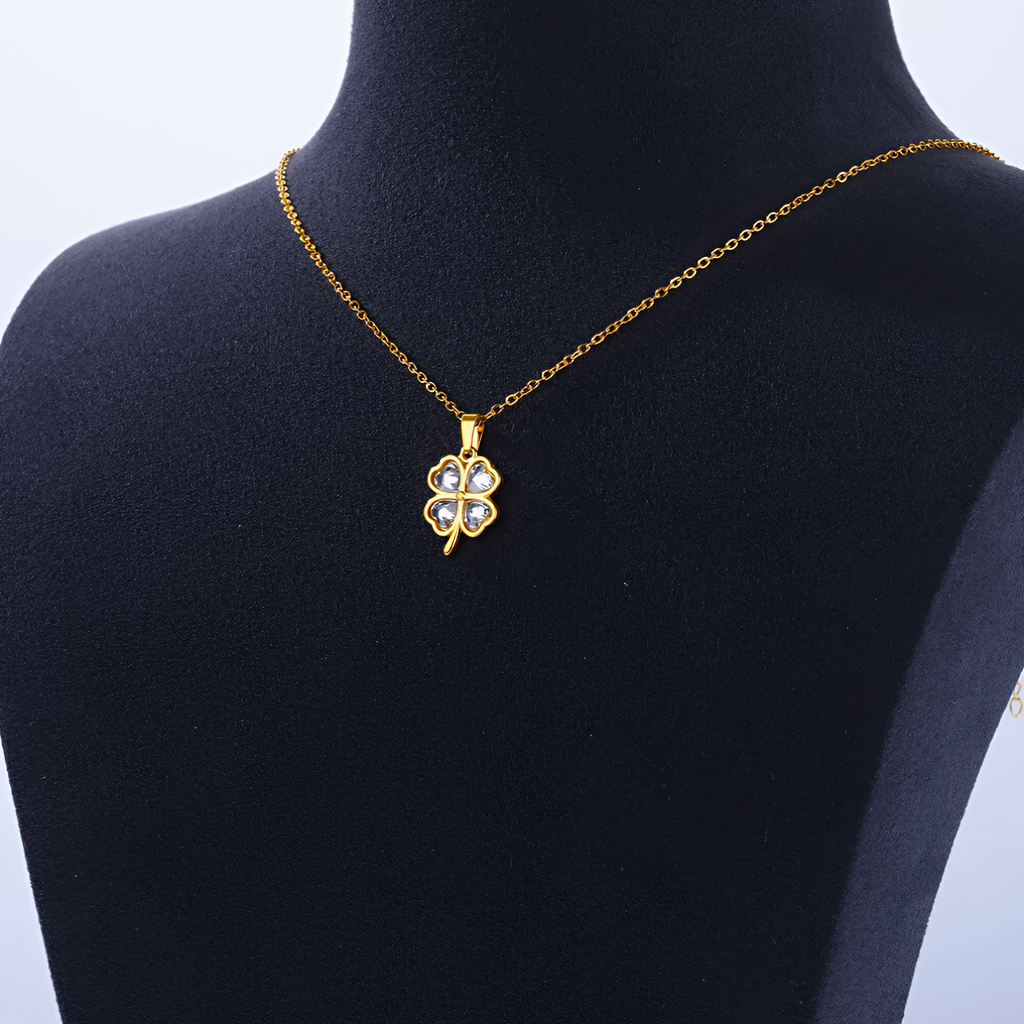 Amulet Clover Pendant Necklace