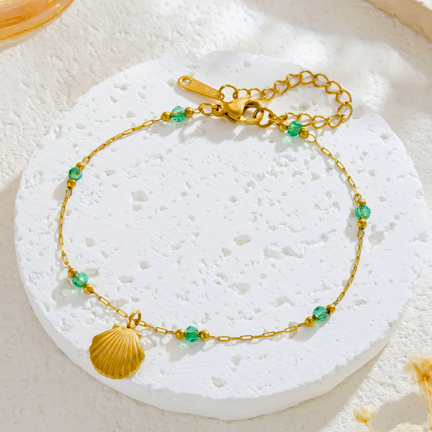 Seashell Bead Bracelet (Gold)