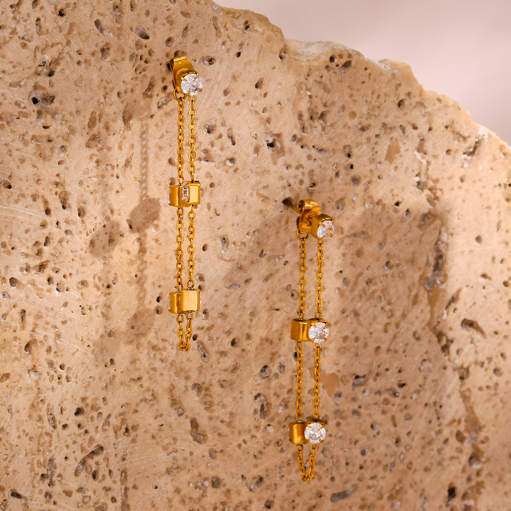 Serein Chain Studs