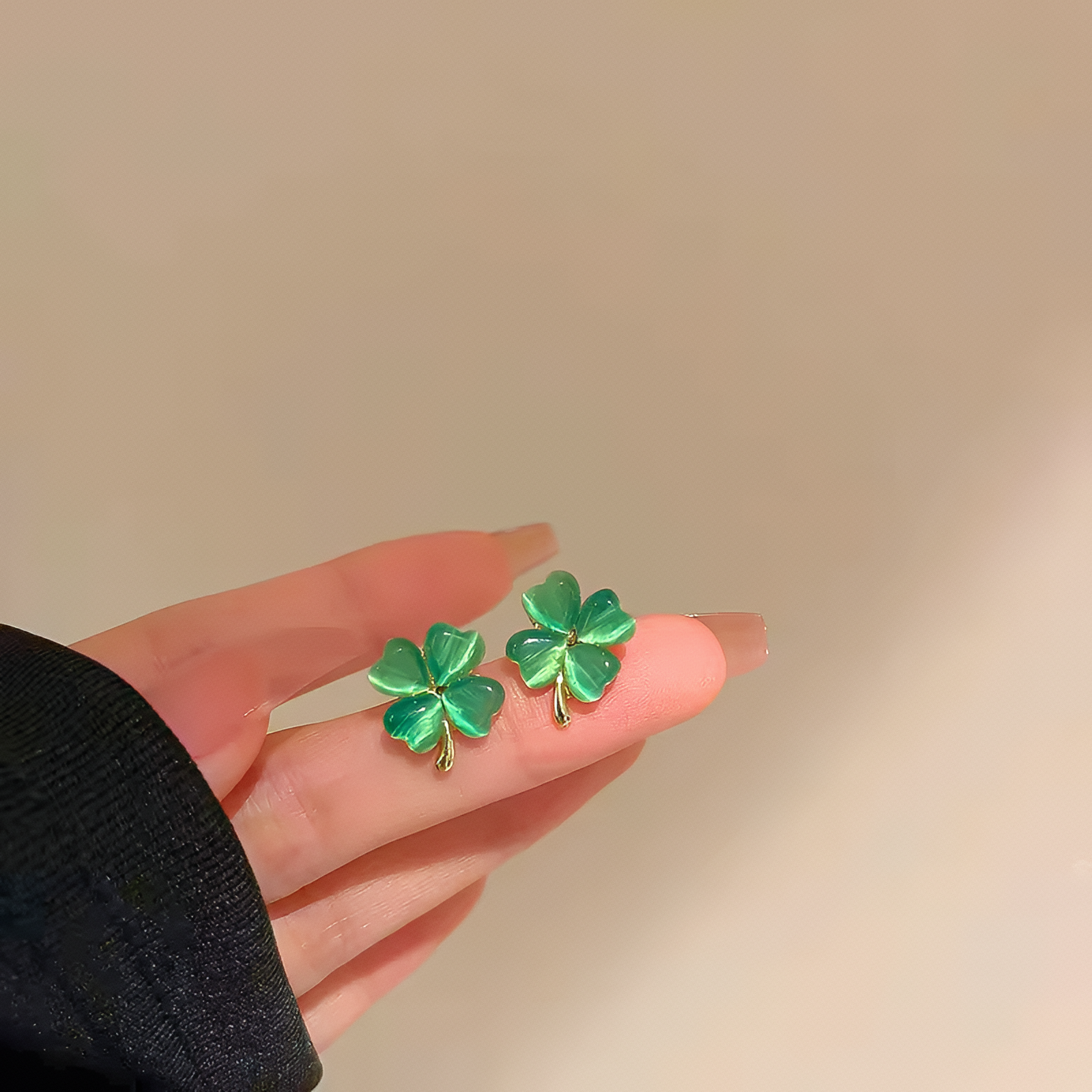 Clover Cat’s-Eye Studs