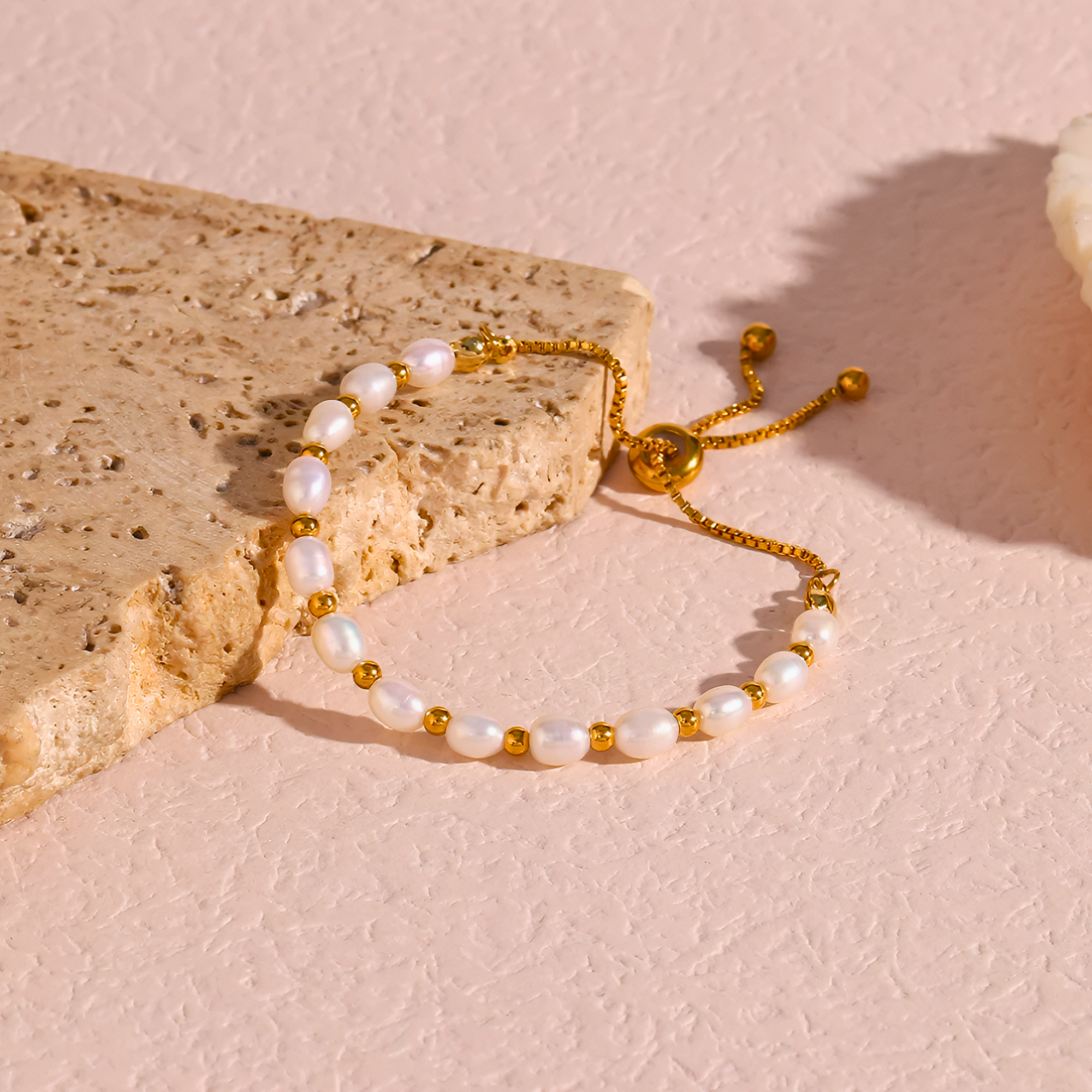 Elise Pearl Bracelet