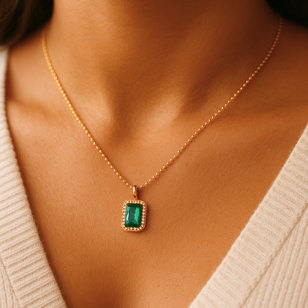 Beaded-Frame Emerald Pendant (Gold)