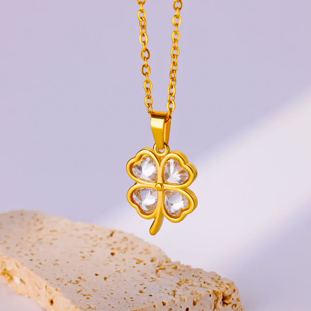 Amulet Clover Pendant Necklace