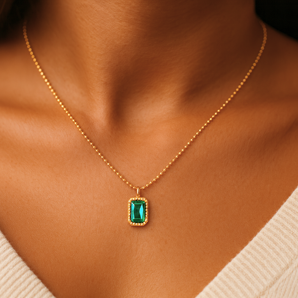 Beaded-Frame Emerald Pendant (Gold)