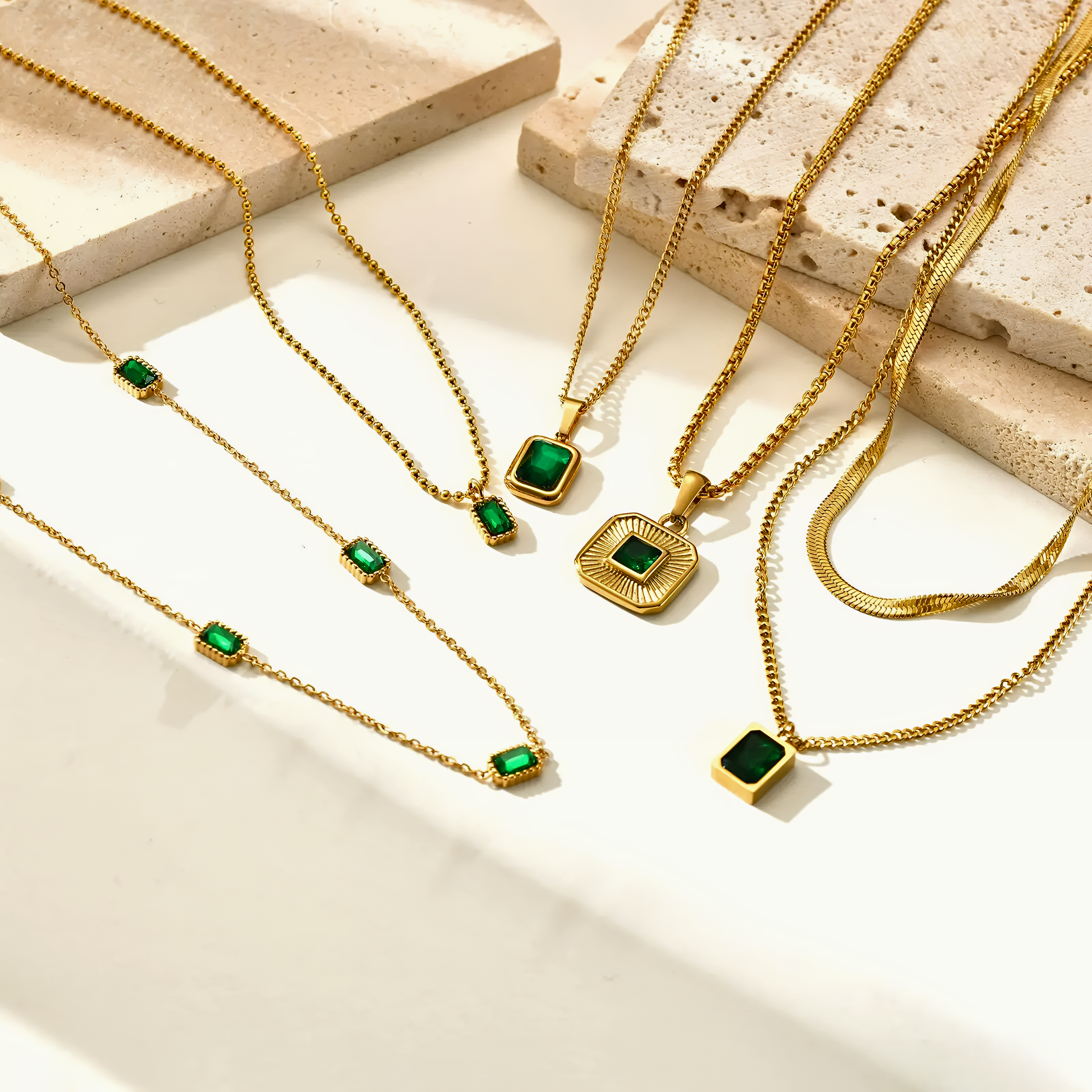 Retro Emerald Pendant (Gold)
