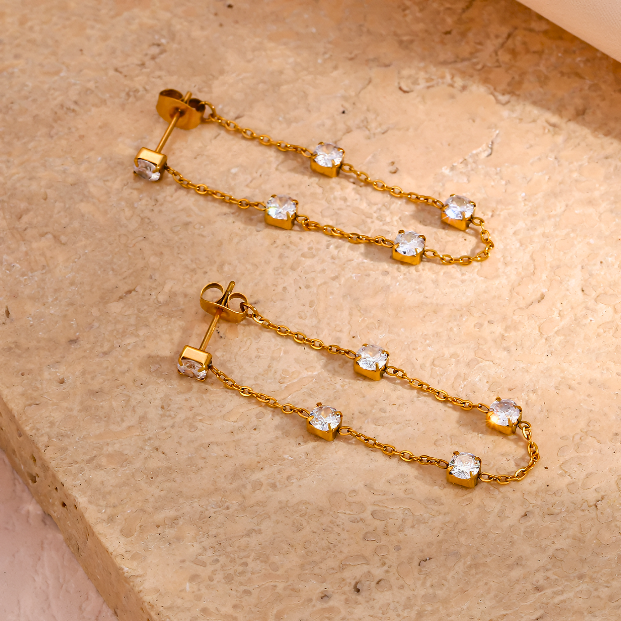 Serein Chain Studs